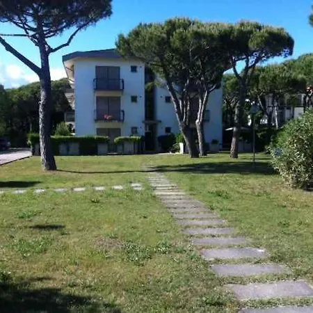 Apartment In Lido Di Jesolo 41096 Apartment *